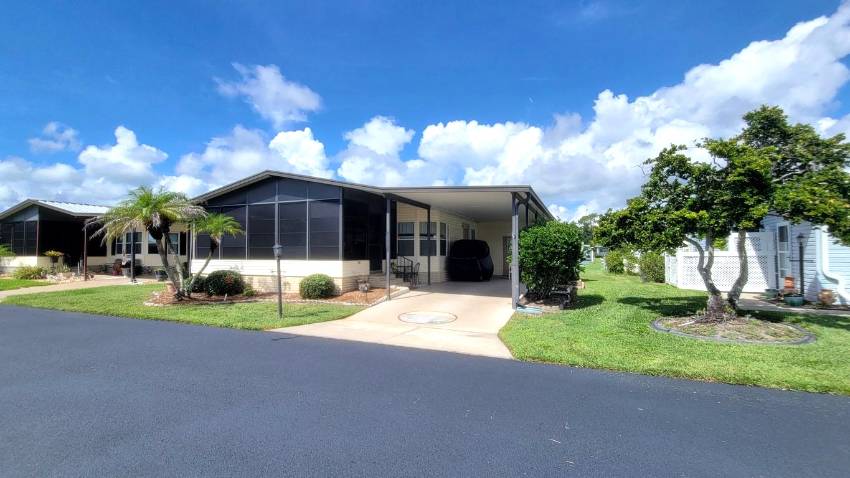 Lake Wales, FL Mobile Home for Sale located at 2237 Meadow Lark Place Tower Lakes